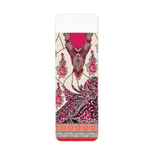 Een decoratief paisley-ontwerp met levendige rode  etiket
