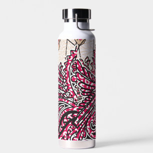 Een decoratief paisley-ontwerp met levendige rode  waterfles