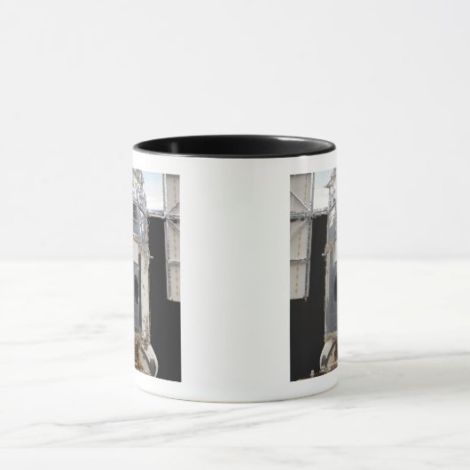 Een deel van de Hubble Ruimtetelescoop Mok (Midden)