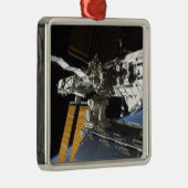 Een deel van het Columbuslaboratorium Metalen Ornament (Rechts)