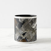 Een deel van het internationale ruimtestation 3 tweekleurige koffiemok (Center)