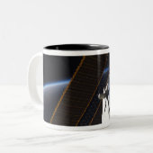 Een deel van het internationale ruimtestation tweekleurige koffiemok (Voorkant links)