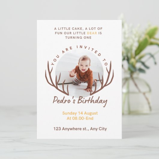 Een Deer Antlers Rustic 1ste verjaardag Kaart (Staand voorkant)