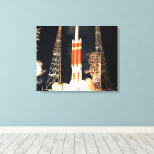 Een Delta IV - Zware raketliften uit Canvas Afdruk (Insitu (Houten vloer))