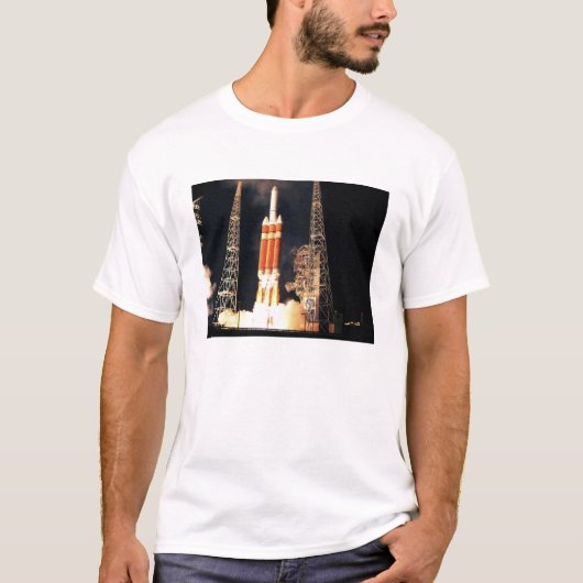 Een Delta IV - Zware raketliften uit T-shirt (Voorkant)