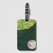 Een dicht uitzicht van fantasiewerelden en hun man bagagelabel (Voorkant (verticaal))