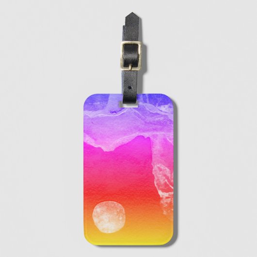 Een dicht uitzicht van fantasiewerelden en hun man bagagelabel (Voorkant (verticaal))