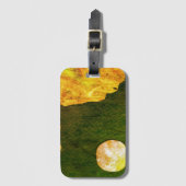 Een dicht uitzicht van fantasiewerelden en hun man bagagelabel (Voorkant (verticaal))