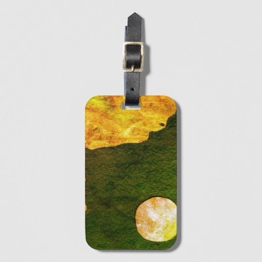 Een dicht uitzicht van fantasiewerelden en hun man bagagelabel (Voorkant (verticaal))