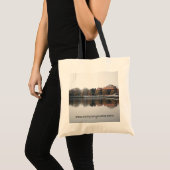 Een dierentuin in Wuhan, China. Oude Chinese stijl Tote Bag (Voorkant (product))