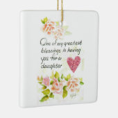 Een dochter is een roodkleurige tekentekst zonder keramisch ornament (Rechts)