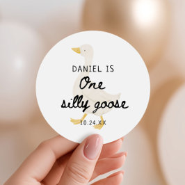Eén domme gans 1e verjaardagsfeest cadeautje ronde sticker