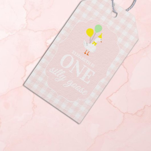 Eén domme gans geruite 1e verjaardag cadeaulabel