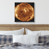 Een donkere vlot in de zonneatmosfeer canvas afdruk (Insitu (Slaapkamer))