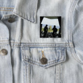 Een doos humanitaire goederen vierkante button 5,1 cm (In situ)