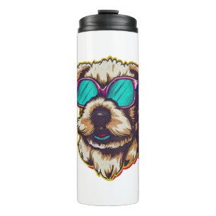 EEN DORABLE HOND MET ZONNEBRIL THERMOSBEKER