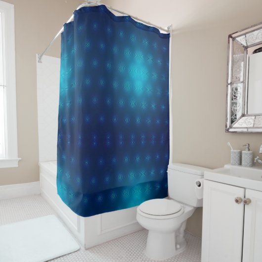 Een douchegordijn met een verloop van blauw en tur (In situ)