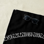 Een draai van pi-afbeelding op een strandlaken (In situ)