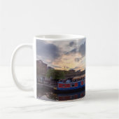 Een drink bij de rivier koffiemok (Links)