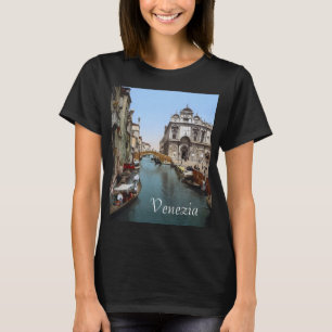 Een druk kanaal in Venetië (1900) T-shirt