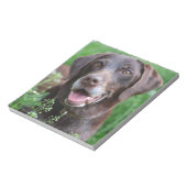 Een Duitse Shorthaired Pointer-hond in het gras Notitieblok (Linkerzijde)