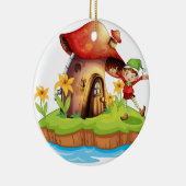 Een dwerg buiten een paddenstoel keramisch ornament (Rechts)