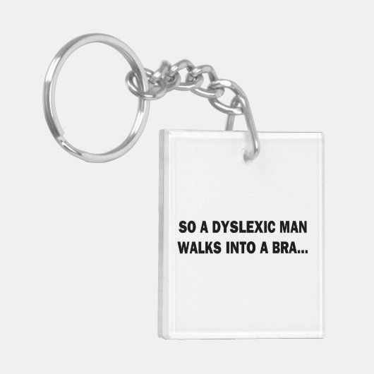 Een dyslectisch Man loopt in een Bra Sleutelhanger (Voorkant Links)