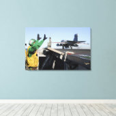 Een EA-6B-draagschroef uit de cockpit Canvas Afdruk (Insitu (Houten vloer))