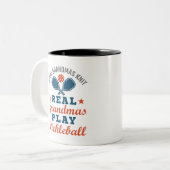 Een echte oma Knit Real Grandmas Play Pickleball Tweekleurige Koffiemok (Voorkant links)