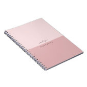 Een eenvoudig stijlvol, lichtroze monogram notitieboek (Rechterzijde)