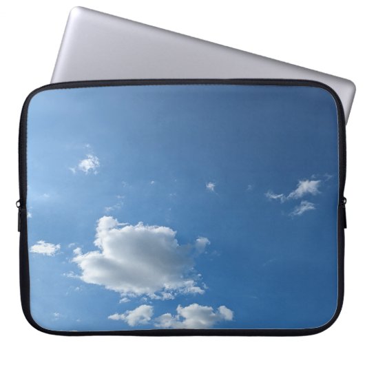 Een eenvoudige cloud laptop sleeve (Voorkant)