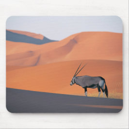 Een eenzame oryx antilope. muismat