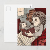 Een egel op een omslag die een boek leest briefkaart (Voorkant / Achterkant)