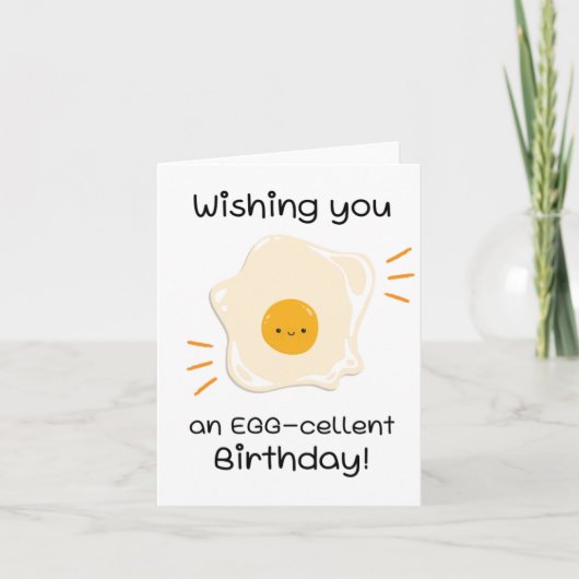 Een Egg-Cellent Puns Verjaardag Kaart (Voorkant)