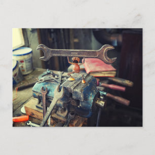 Een eikel elf sterke man en een klusjesman in work briefkaart