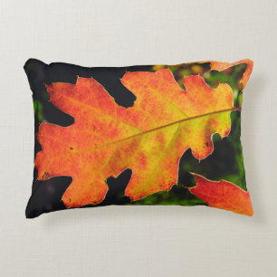 Een eikenblad in Six Rivers National Forrest Decoratief Kussen