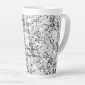 Een elegant zwart-wit ontwerp gevuld met stijl latte mok (Rechterhoek)