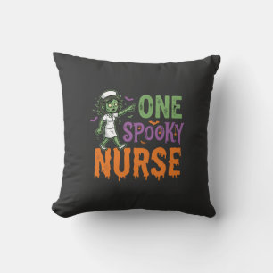 Een enge verpleegster Halloween-ontwerp (2)_1 Kussen