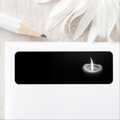 Een enkele kaars in het donker Retour Adreslabels Etiket (Insitu)