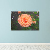 Een Enkele Sinaasappelbloem Canvas Afdruk (Insitu (Houten vloer))
