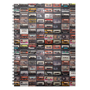 Een enorm collectie audiocassettes. Retro musical Notitieboek