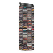 Een enorm collectie audiocassettes. Retro musical Thermosbeker (Geroteerd rechts)