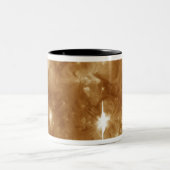 Een enorme X-klasse zonnevlammen barsten op de zon Tweekleurige Koffiemok (Center)