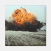 Een explosie brak uit magneet (Voorkant)