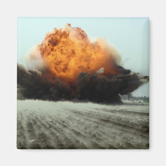 Een explosie brak uit magneet (Voorkant)