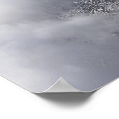 Een F-117A Nighthawk vliegt hoog boven de bergen Poster (Hoek)