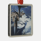 Een F-15C Eagle vliegtuig zit achter een KC-135R Metalen Ornament (Rechts)