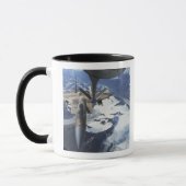 Een F-15C Eagle vliegtuig zit achter een KC-135R Mok (Links)