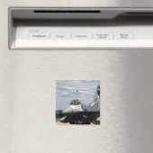 Een F-16-strijder tegen valk Magneet (Insitu (Vaatwasser))