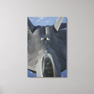 Een F-22 Raptor beweegt zich in positie om f te on Canvas Afdruk